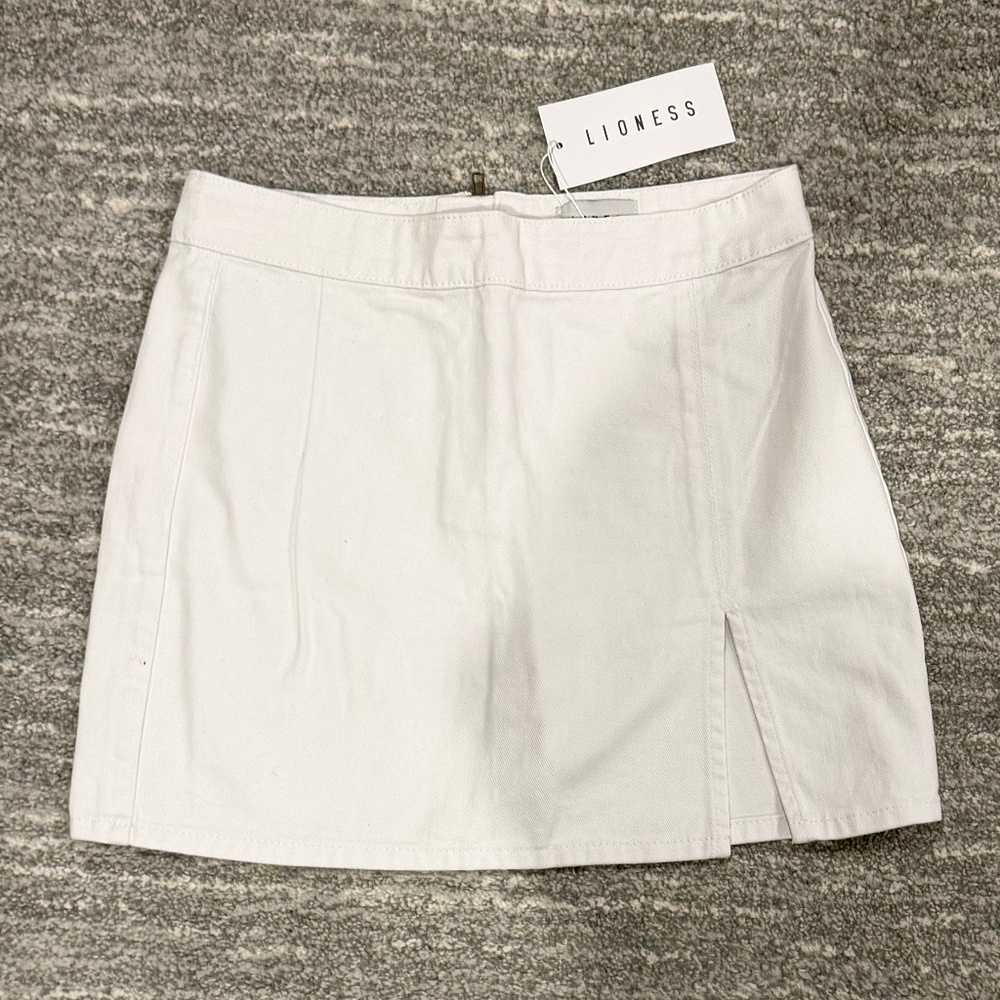NWT Lioness Mini Skirt White Denim Size Medium
